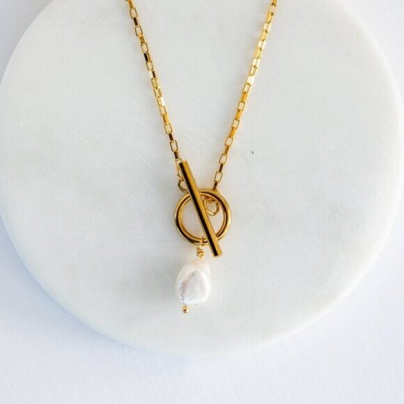 Gold Toggle Necklace w/Pearl non-tarnish Gold Chain Necklace WATERPROOF necklace - Picture 8 of 14